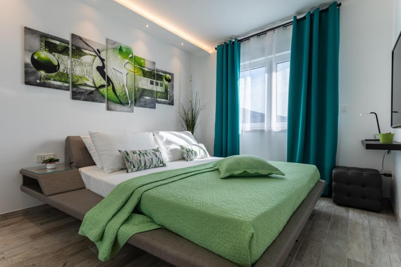 Valis Apartment *