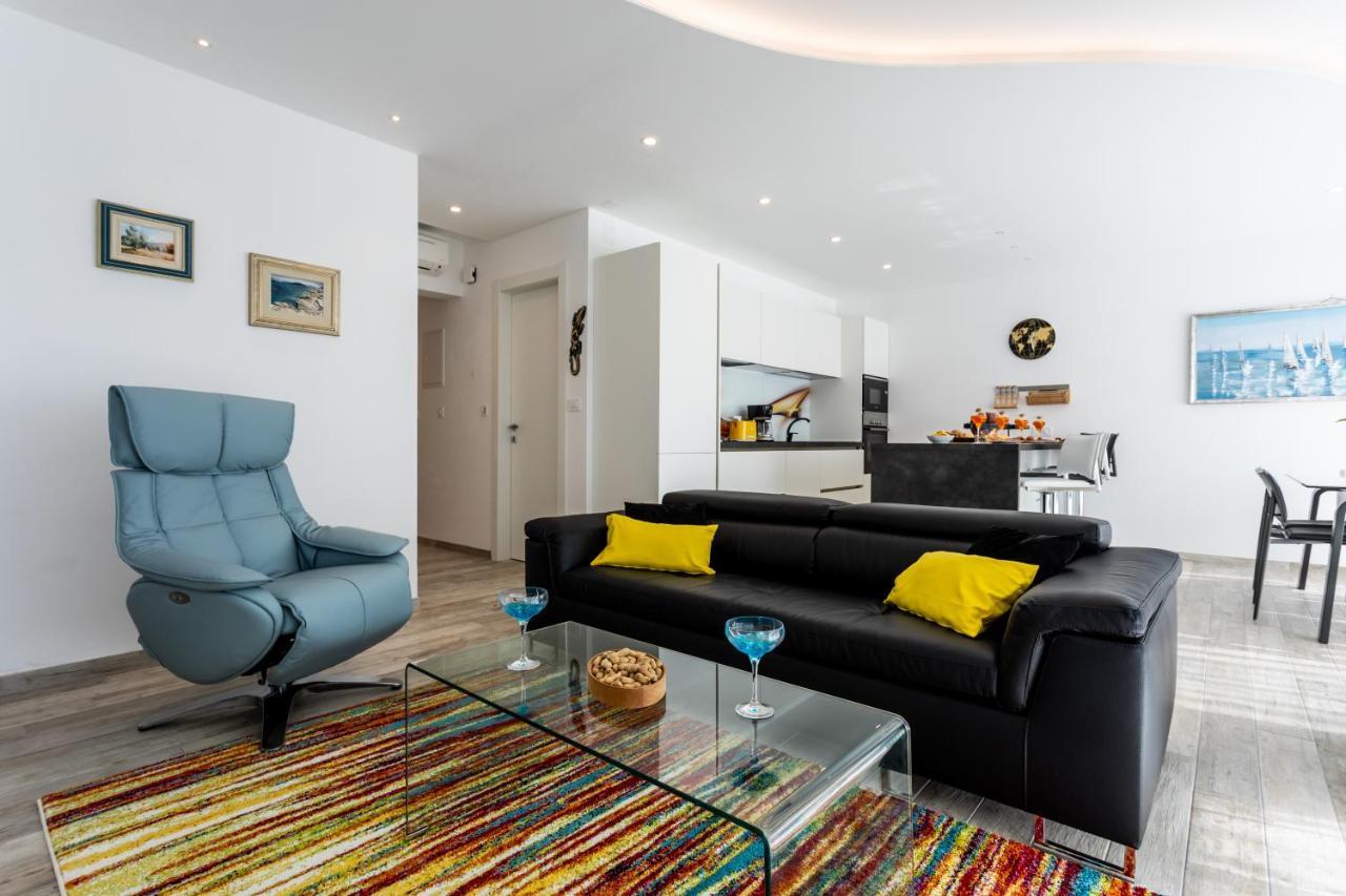 Valis Apartment